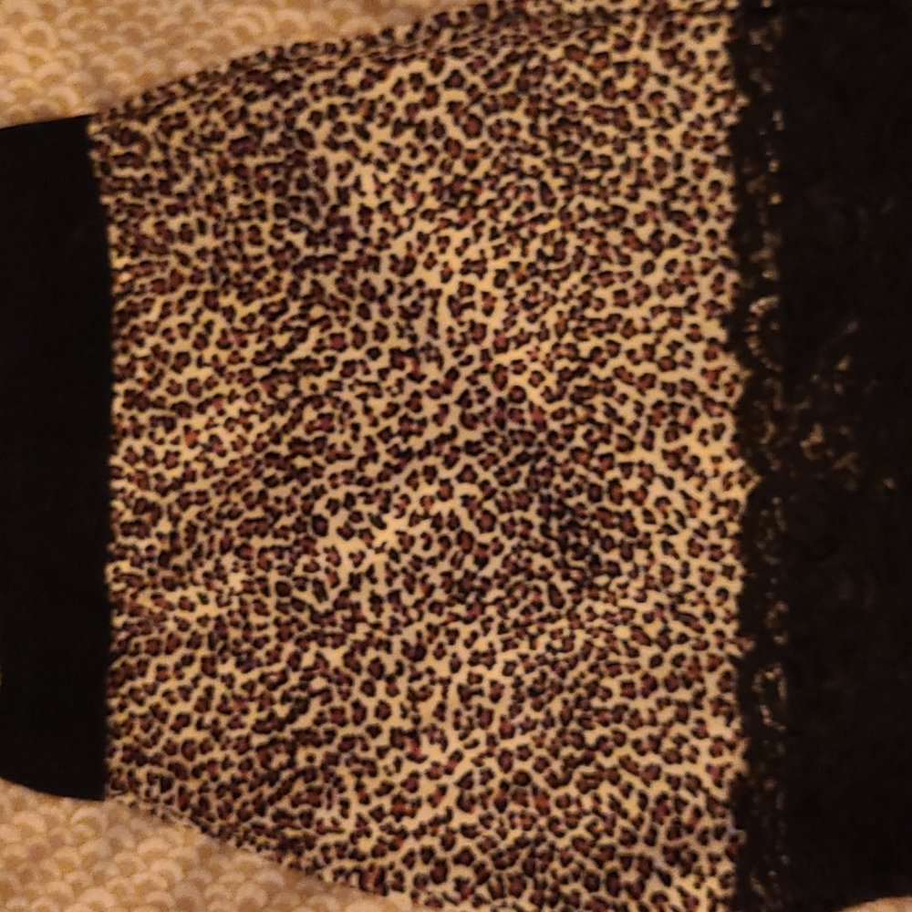 VICTORIA'S SECRET SLIP/SKIRT - Picture 3 of 3
